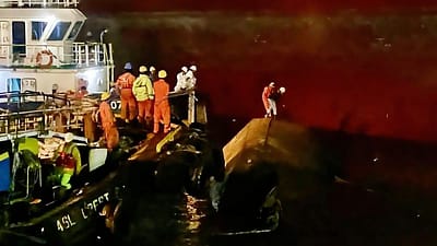 Tugboat Terbalik di Batam